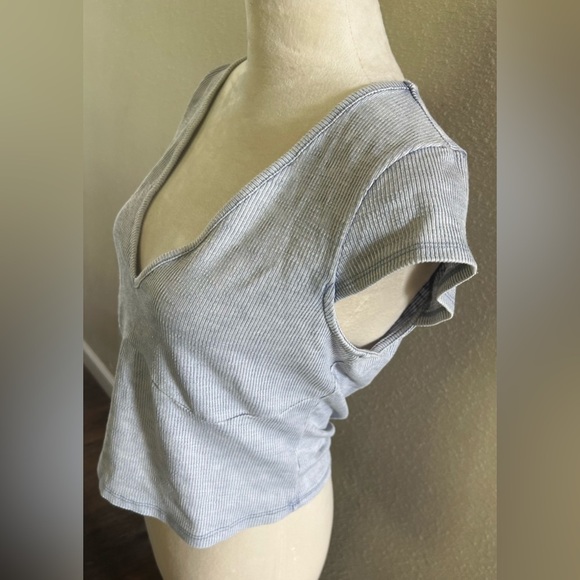Wild Fable Gray V-Neck Ribbed cropped Women's Top size L NWT - Picture 2 of 4